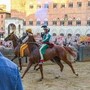Palio di Siena, oggi l'Assunta: orario, cavalli, fantini e dove vederlo in tv Palio di Siena, oggi l'Assunta: orario, cavalli, fantini e dove vederlo in tv