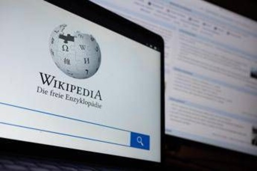Intelligenza artificiale, fondatore di Wikipedia: "Non è affidabile per scrivere articoli" Intelligenza artificiale, fondatore di Wikipedia: "Non è affidabile per scrivere articoli"