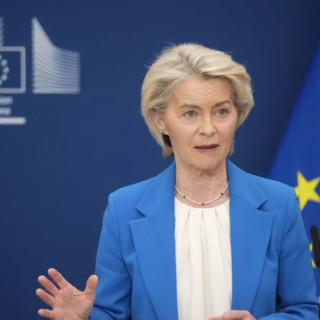 Ue, sì all’accordo sui dazi con gli Usa. Von der Leyen “Passo avanti”