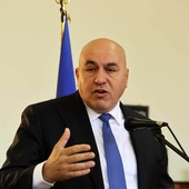 Crosetto “Onore al coraggio e alla determinazione dei cittadini iraniani” Crosetto “Onore al coraggio e alla determinazione dei cittadini iraniani”