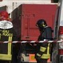 Auto con 5 ragazzi giù da un ponte, muore 25enne. Tra soccorritori anche il papà della vittima Auto con 5 ragazzi giù da un ponte, muore 25enne. Tra soccorritori anche il papà della vittima
