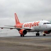Malore per il copilota, volo Easyjet rientra a 20 minuti dal decollo Malore per il copilota, volo Easyjet rientra a 20 minuti dal decollo