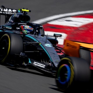 Antonelli fa la storia in Cina: è pole. Ferrari in seconda fila