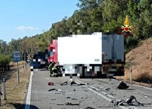 Grave incidente sulla Fondovalle dell'Agri, 4 morti nel Materano Grave incidente sulla Fondovalle dell'Agri, 4 morti nel Materano