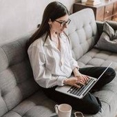 Caro energia e smart working, quanto costa lavorare da casa tra pc e climatizzatore