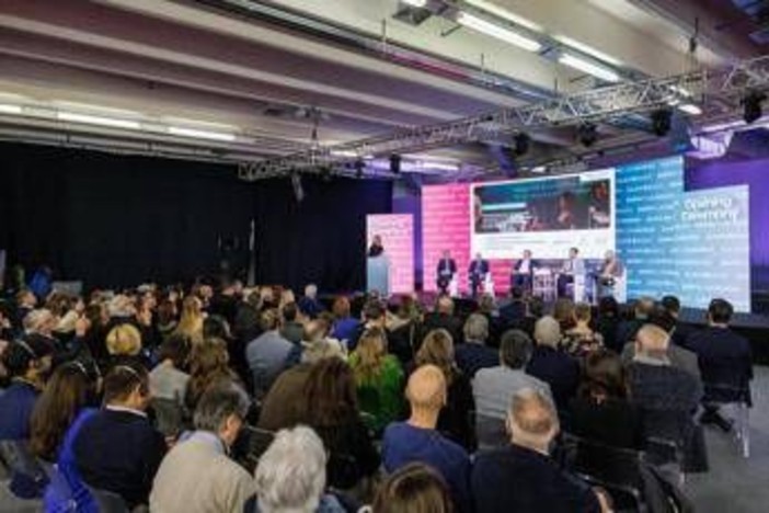 Around The World, Expo Riva Schuh e Gardabags sulle rotte del business Around The World, Expo Riva Schuh e Gardabags sulle rotte del business
