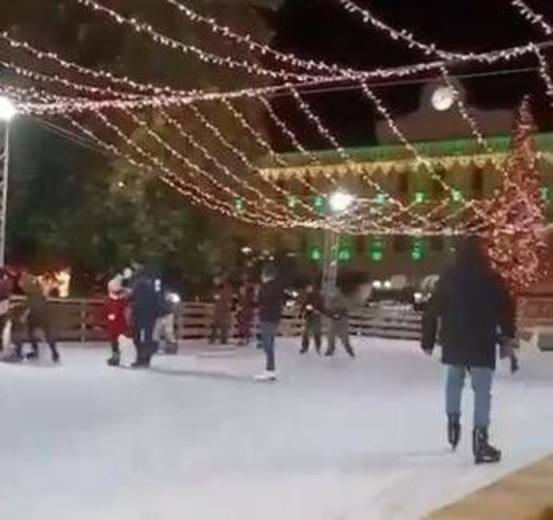 Campobasso, si pattina sulle note di Faccetta Nera: scoppia la polemica