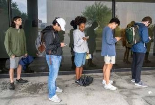 Usa, l'amministrazione Trump ha rallentato processo cittadinanza di 380mila potenziali elettori immigrati Usa, l'amministrazione Trump ha rallentato processo cittadinanza di 380mila potenziali elettori immigrati