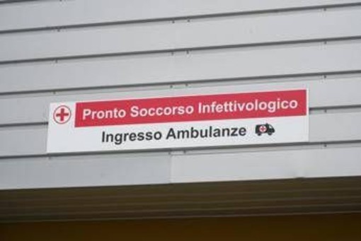 Hantavirus, l'alert Uk e i sanitari nel B&B: così è stato trovato il turista inglese a Milano Hantavirus, l'alert Uk e i sanitari nel B&B: così è stato trovato il turista inglese a Milano