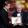 Cannes, DiCaprio consegna Palma d'Oro a De Niro: &quot;Ha ispirato tutti noi&quot;