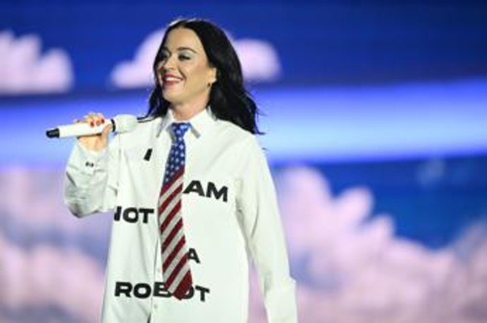 Casa Bianca usa 'Firework' in un video su attacchi militari, Katy Perry: "Mia musica non celebra guerra"