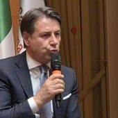 Ucraina, Conte: "Armi a Kiev provocano escalation militare" Ucraina, Conte: "Armi a Kiev provocano escalation militare"