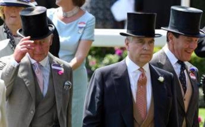 Principe Andrea, Carlo gli toglie i titoli reali: cosa c'entrano Camilla e Kate