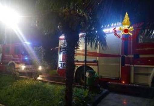 Maltempo a Roma, si allaga seminterrato: salvate due ragazze Maltempo a Roma, si allaga seminterrato: salvate due ragazze