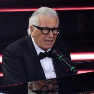 Addio a Peppino di Capri, oggi l'ultimo saluto alla voce di 'Champagne': i funerali sull'isola