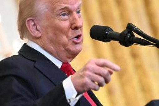 Trump congela dazi per 3 mesi: &quot;Aumentano solo per Cina&quot;