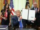 Trump cambia le 'regole' per i vaccini dei bambini: "Ora tassi elevati di autismo"