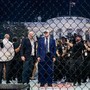 Gli 80 anni di Trump e lo show di arti marziali alla Casa Bianca davanti a 100mila persone