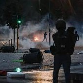 Guerriglia a Milano, pm: "Da arrestati azioni distruttive di rara violenza"