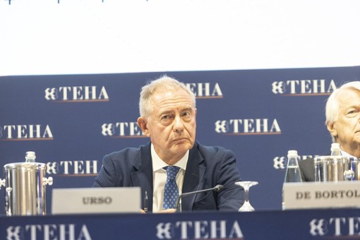 Caro carburanti, Urso “Price cap successo italiano che stupisce l’Europa” Caro carburanti, Urso “Price cap successo italiano che stupisce l’Europa”