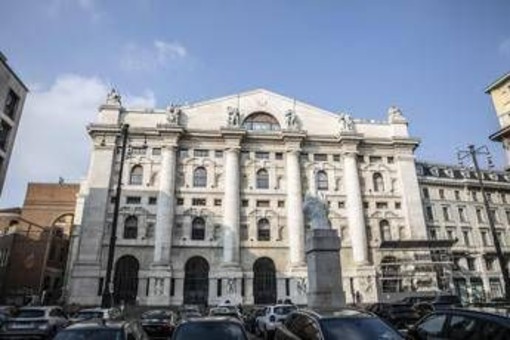 Borsa, lusso alla prova delle trimestrali: tra segnali di ripresa e incognite globali