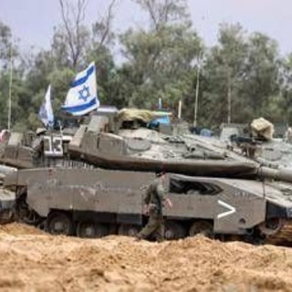 Gaza, Israele prepara nuova offensiva: &quot;Attacco su vasta scala, via la popolazione&quot;