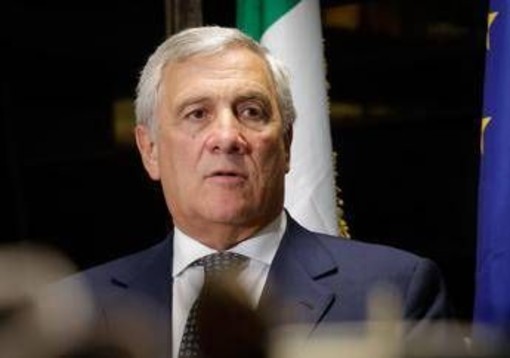 Tajani: "Mi spiace che mie parole siano state fraintese, mi scuso, mai offeso le donne"