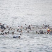 Migranti a Ceuta, Ue: "Solidali con la Spagna e cordoglio per le vittime" Migranti a Ceuta, Ue: "Solidali con la Spagna e cordoglio per le vittime"