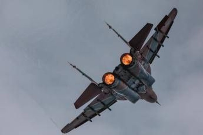 Estonia, tre Mig russi invadono spazio aereo: &quot;Violazione senza precedenti&quot;