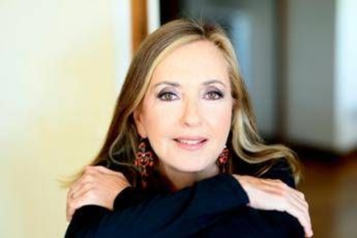 Barbara Palombelli: "Porto a Forum un umanoide. A Mediaset libertà pazzesca, a Rai3 Moratti mi cacciò" Barbara Palombelli: "Porto a Forum un umanoide. A Mediaset libertà pazzesca, a Rai3 Moratti mi cacciò"