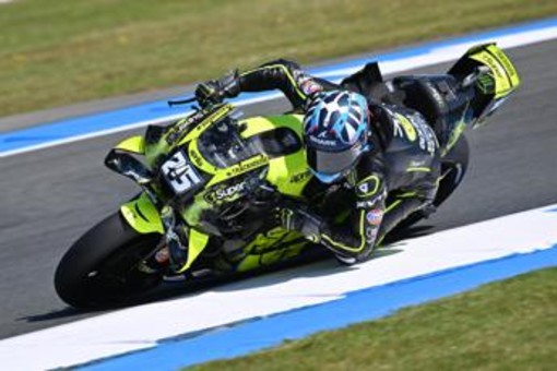 MotoGp, Fernandez il più veloce nelle libere davanti a Marquez caduto senza conseguenze MotoGp, Fernandez il più veloce nelle libere davanti a Marquez caduto senza conseguenze