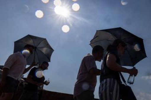 Caldo estremo sull'Italia, oggi sono 22 le città da bollino rosso: domani salgono a 25
