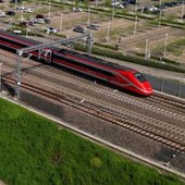 Treni, Italia divisa in due per lavori su ponte a Firenze: previsti ritardi e cancellazioni per Alta Velocità e Regionali Treni, Italia divisa in due per lavori su ponte a Firenze: previsti ritardi e cancellazioni per Alta Velocità e Regionali