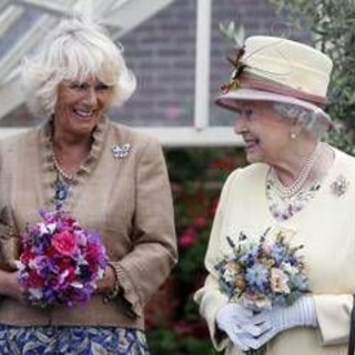 Camilla e il ricordo di Elisabetta II: "Si ritagliò un ruolo tutto suo in un mondo di uomini"