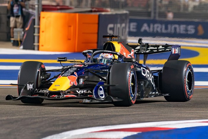 Verstappen trionfa a Singapore davanti a Leclerc e Antonelli Verstappen trionfa a Singapore davanti a Leclerc e Antonelli