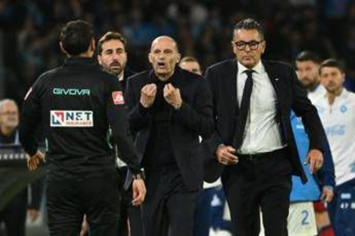 Allegri furioso: "Ogni volta che mi muovo vengo espulso, mentre altri..." Allegri furioso: "Ogni volta che mi muovo vengo espulso, mentre altri..."