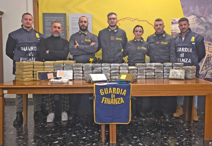 Sequestrati 110 kg di cocaina in un autoarticolato a Gorizia