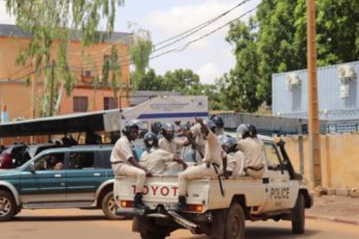 Niger, caos a Niamey: esplosioni e spari, interrotte trasmissioni tv Niger, caos a Niamey: esplosioni e spari, interrotte trasmissioni tv