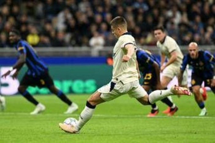 Calhanoglu causa un rigore, gol annullato a Lautaro: cos'è successo in Inter-Bruges