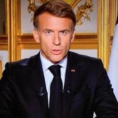 Francia, Macron: "Non confondere rivendicazioni legittime con chi distrugge e saccheggia"