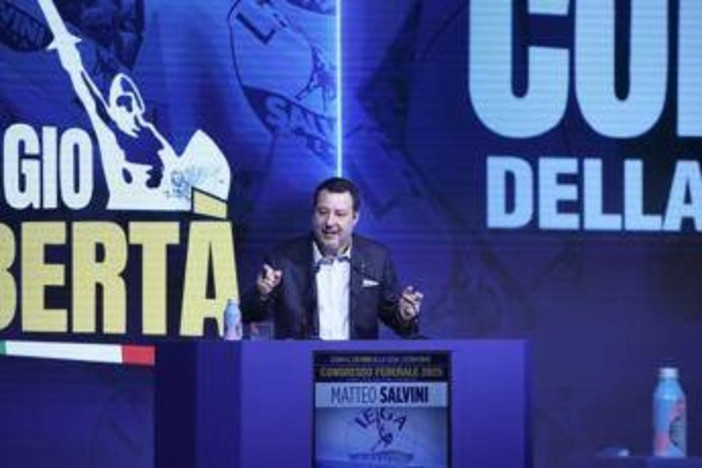 Salvini si ricandida al Viminale: &quot;Parlerò con Meloni&quot;. Ma Forza Italia frena