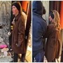 Parigi, donna prova a fermare i saccheggiatori: "Perché lo fate?"