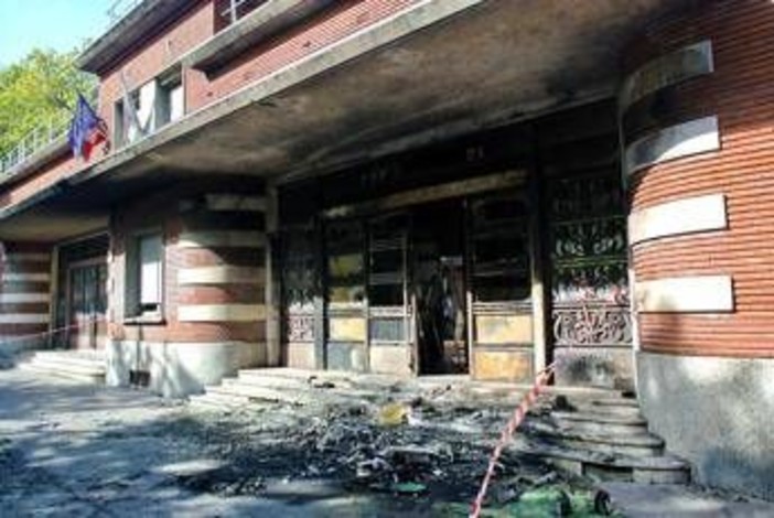 Francia, scuola ancora in tilt: 500 licei chiusi dopo protesta violenta