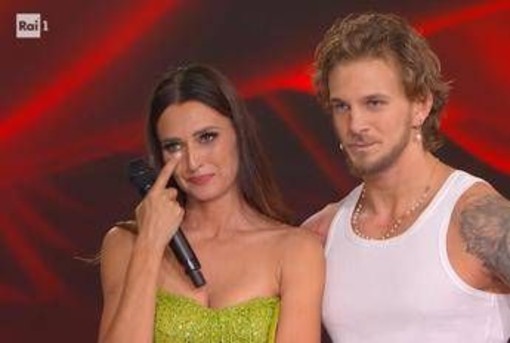 Ballando con le stelle, Safroncik e l''incidente in scena': "Non volevo restare nuda" Ballando con le stelle, Safroncik e l''incidente in scena': "Non volevo restare nuda"