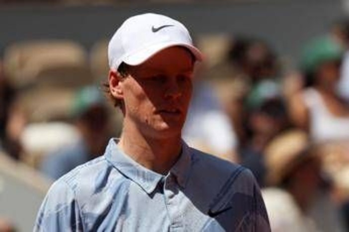 Sinner ha sbagliato a giocare troppo? Da Barazzutti a Bertolucci, l'opinione dei big azzurri sul ko al Roland Garros