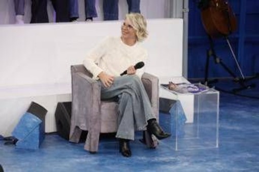 Amici, oggi domenica 25 gennaio: gli ospiti e le anticipazioni