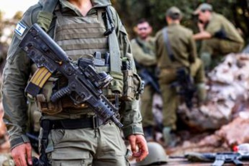 Cameraman ucciso a Gaza, Al Jazeera contesta Idf: "Non era di Hamas, attacco deliberato" Cameraman ucciso a Gaza, Al Jazeera contesta Idf: "Non era di Hamas, attacco deliberato"
