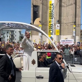 Il Papa ad Acerra “Un cambiamento di mentalità risanerà la Terra dei Fuochi”