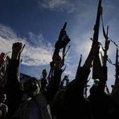 Iran, allarme navi nel Mar Rosso: mercantili invertono rotta dopo blocco Houthi