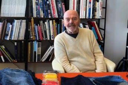 Addio ad Adriano Goldschmied, il 'padrino del denim' che rivoluzionò i jeans aveva 82 anni